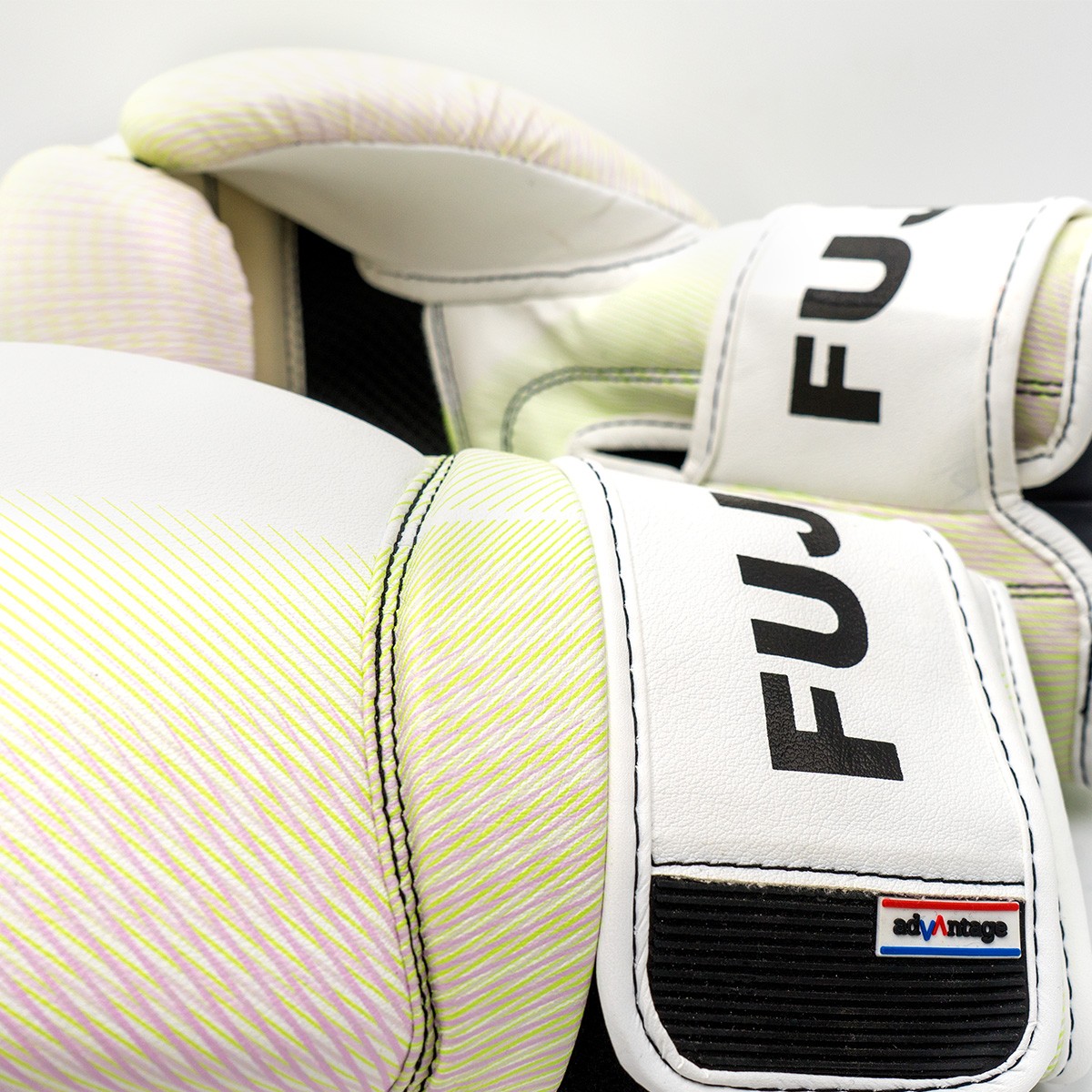 Boxerské rukavice Fujimae Advantage 2.0 Primeskin White/Mauve