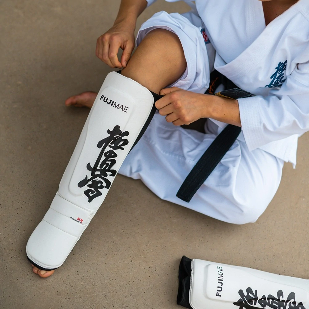 Chrániče holení Kenshin Kyokushin FUJIMAE White